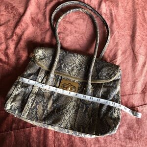B Makowsky leather bag